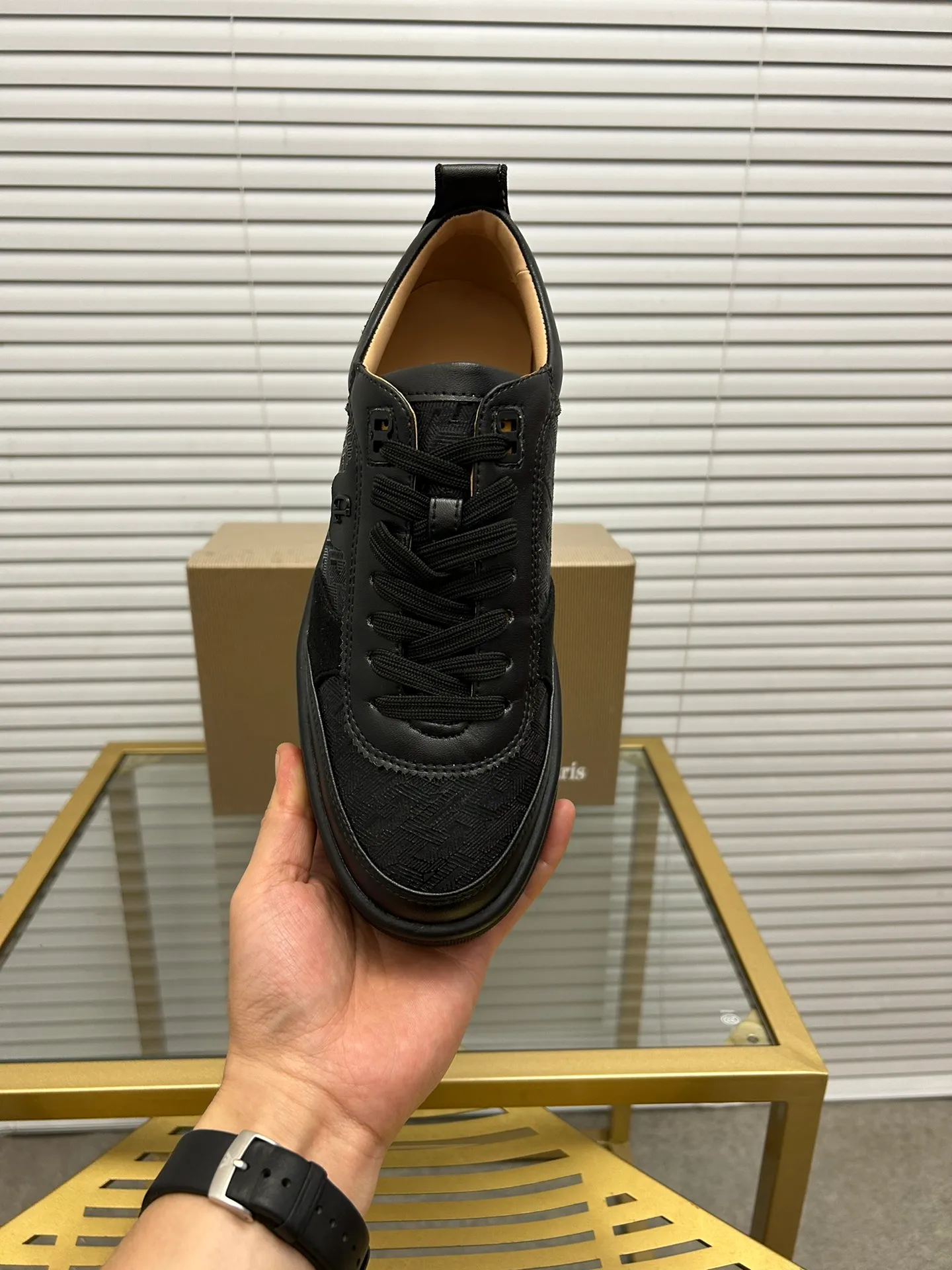 (Customized model) Ex-factory price is 600. christian louboutin (CL red sole shoes) counter series, casual sneakers for couples 📢 📢 📢 Exclusive hot style release 🎈🎈💪 Movable latex feet 👻 Finished outsole line [Proud] 😝Female 35-40# Male 38#-46, global supply😝 [Top version]: Original imported genuine leather upper, top original leather lining, original molded TPU outsole, original 1:1 detail processing, original shoe last,